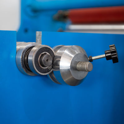 Полуавтоматическое питание Алюминиевая фольга ролл Re-winder Machine с 1520 * 1280 * 1000 мм Размер