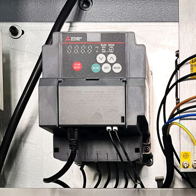 Алюминиевая фольга Маленькая рулоновая режущая машина с магнитным порошковым сцеплением 25N.m
